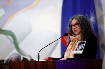  Raquel Roa, secretaria de la Asociación de Familiares de Ejecutados Políticos (AFEP), que relevó este gesto como un homenaje a la memoria.